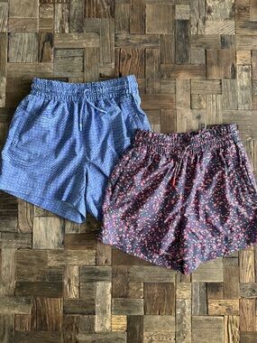 Athleta Blue & Navy Floral Elastic-Waist Athletic Shorts